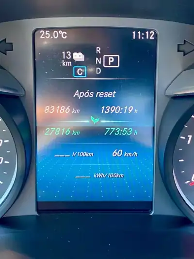 Mercedes-Benz GLC 300 2021 - 45900 EUR, 91900 km - AUTO.MOTO.pt - 91900km - foto 14 de 17