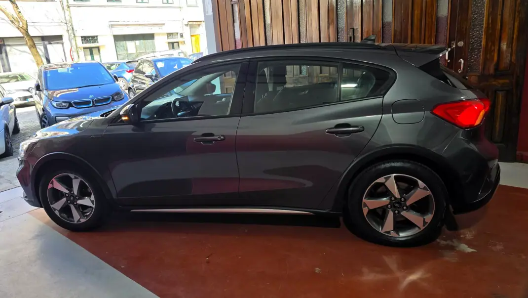 Ford Focus 2020 - 15990 EUR, 90544 km - AUTO.MOTO.pt - 90544km - foto 9 de 51