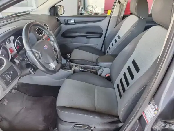 Ford Focus 2011 - 6750 EUR, 180000 km - AUTO.MOTO.pt - 180000km - foto 11 de 29