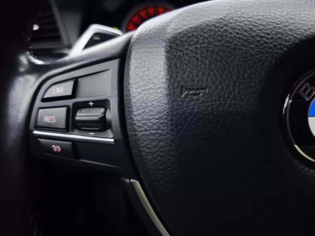 BMW 520 2015 - 19950 EUR, 244033 km - AUTO.MOTO.pt - 244033km - foto 26 de 46