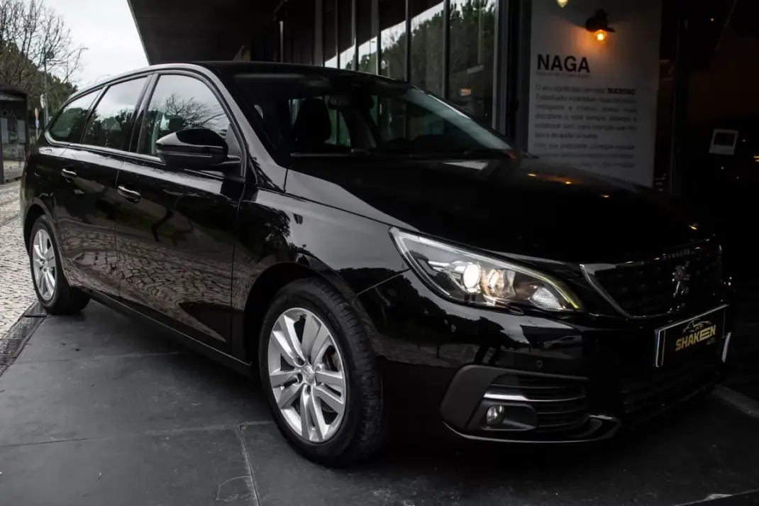 Peugeot 308 SW 2019 - 9800 EUR, 267684 km - AUTO.MOTO.pt - 267684km - foto 6 de 38