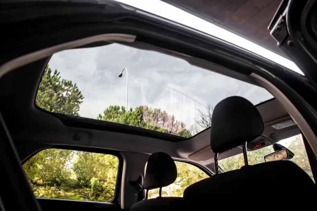 Citroën C4 Cactus 2016 - 10550 EUR, 98640 km - AUTO.MOTO.pt - 98640km - foto 35 de 42