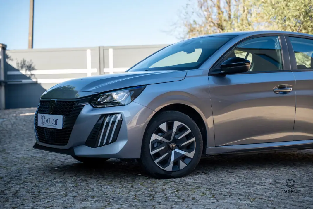 Peugeot e-208 2025 - 22888 EUR, 7000 km - AUTO.MOTO.pt - 7000km - foto 8 de 32
