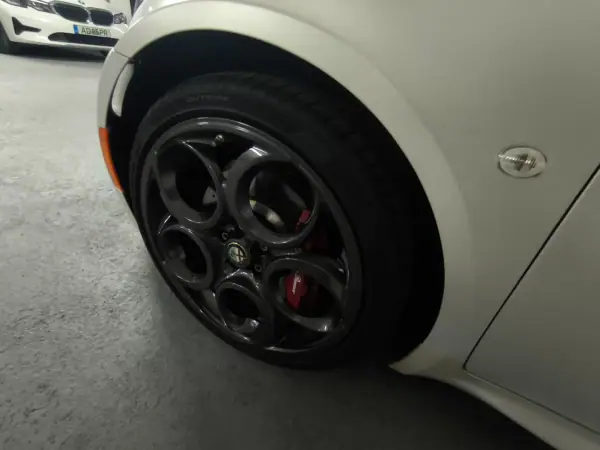 Alfa Romeo 4C 2016 - 99900 EUR, 6500 km - AUTO.MOTO.pt - 6500km - foto 15 de 31