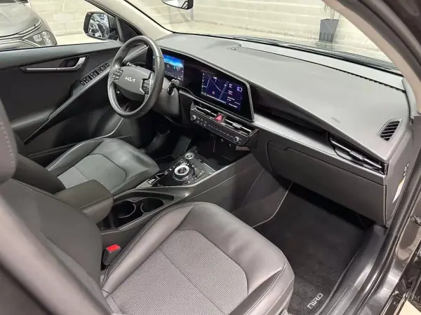 Kia e-Niro 2023 - 26950 EUR, 53564 km - AUTO.MOTO.pt - 53564km - foto 10 de 51
