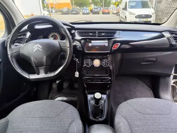 Citroën C3 2015 - 7480 EUR, 127000 km - AUTO.MOTO.pt - 127000km - foto 2 de 28
