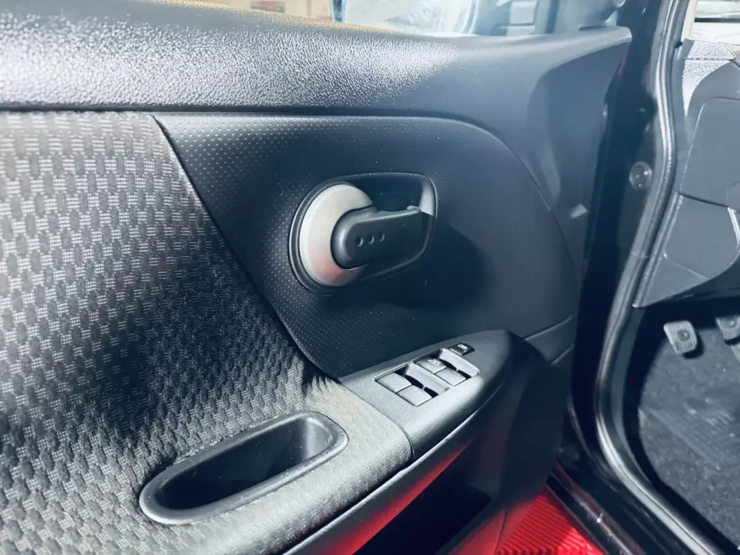 Nissan Note 2008 - 4990 EUR, 261688 km - AUTO.MOTO.pt - 261688km - foto 26 de 28