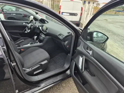 Peugeot 308 SW 2016 - 11900 EUR, 276600 km - AUTO.MOTO.pt - 276600km - foto 10 de 12