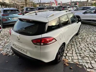Renault Clio Sport Tourer 2015 - 8750 EUR, 190000 km - AUTO.MOTO.pt - 190000km - foto 7 de 35