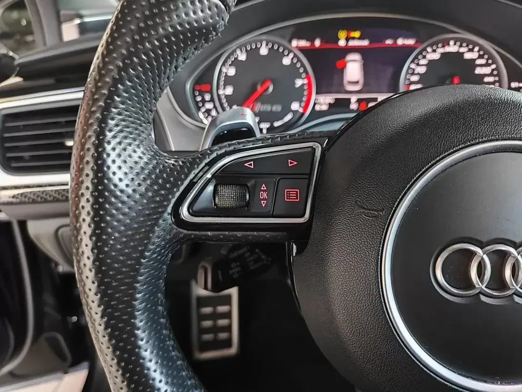 Audi RS6 Avant 2017 - 76500 EUR, 157500 km - AUTO.MOTO.pt - 157500km - foto 34 de 48