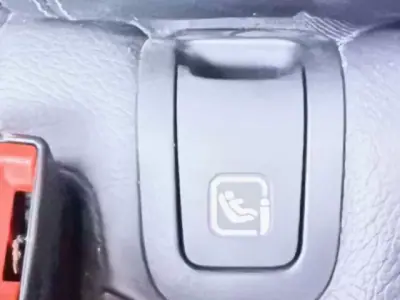 Mercedes-Benz E 220 2017 - 31950 EUR, 241000 km - AUTO.MOTO.pt - 241000km - foto 41 de 51