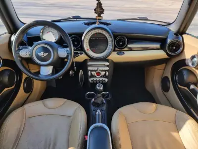 MINI Cooper 2009 - 8900 EUR, 154789 km - AUTO.MOTO.pt - 154789km - foto 7 de 8