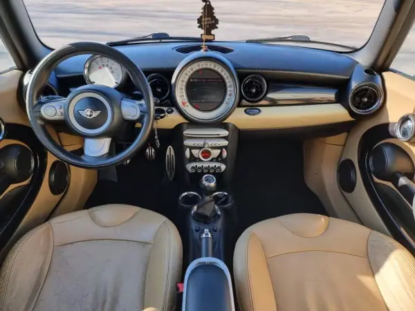 MINI Cooper 2009 - 8900 EUR, 154789 km - AUTO.MOTO.pt - 154789km - foto 7 de 8
