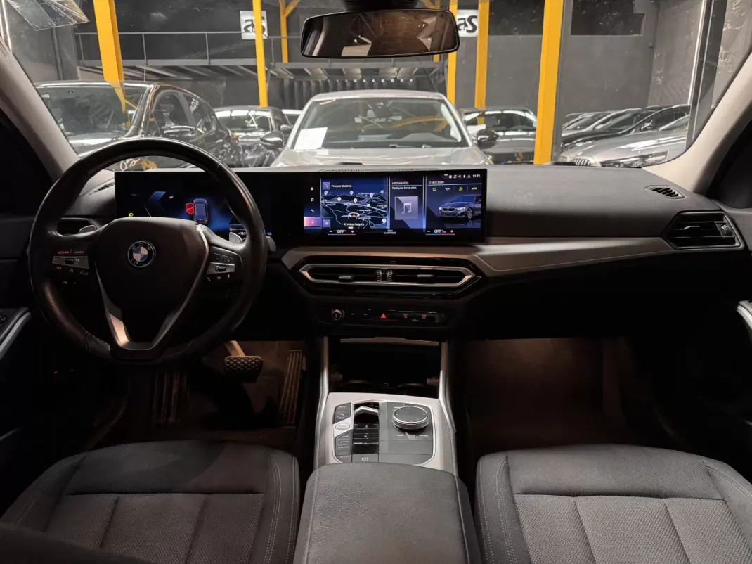 BMW 320 2023 - 31990 EUR, 75900 km - AUTO.MOTO.pt - 75900km - foto 18 de 36