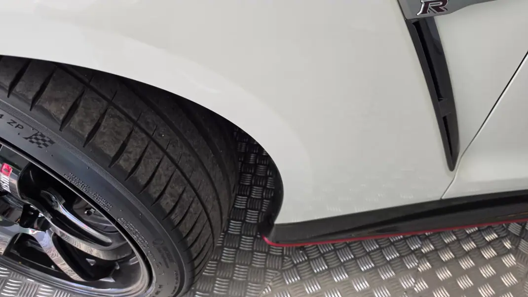 Nissan GT-R 2017 - 300000 EUR, 30685 km - 30685km - foto 38 de 69