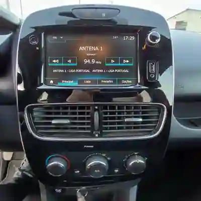 Renault Clio Sport Tourer 2019 - 12900 EUR, 109856 km - 109856km - foto 4 de 15