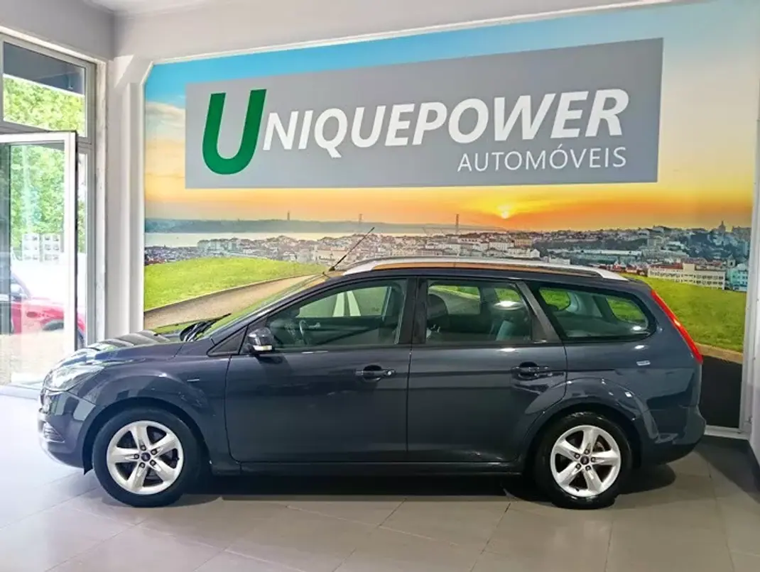 Ford Focus SW 2010 - 5990 EUR, 112000 km - AUTO.MOTO.pt - 112000km - foto 8 de 51