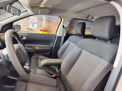 Citroën C4 Cactus 2015 - 11500 EUR, 172000 km - AUTO.MOTO.pt - 172000km - foto 8 de 13