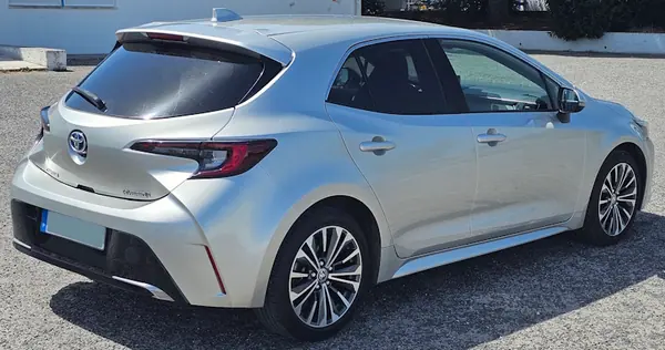 Toyota Corolla 2023 - 24900 EUR, 52500 km - AUTO.MOTO.pt - 52500km - foto 5 de 11