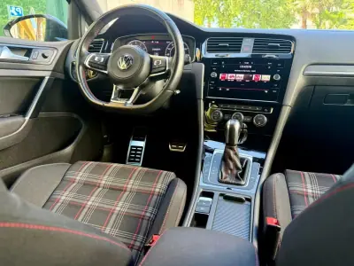 Volkswagen Golf 2019 - 28590 EUR, 102700 km - AUTO.MOTO.pt - 102700km - foto 14 de 38