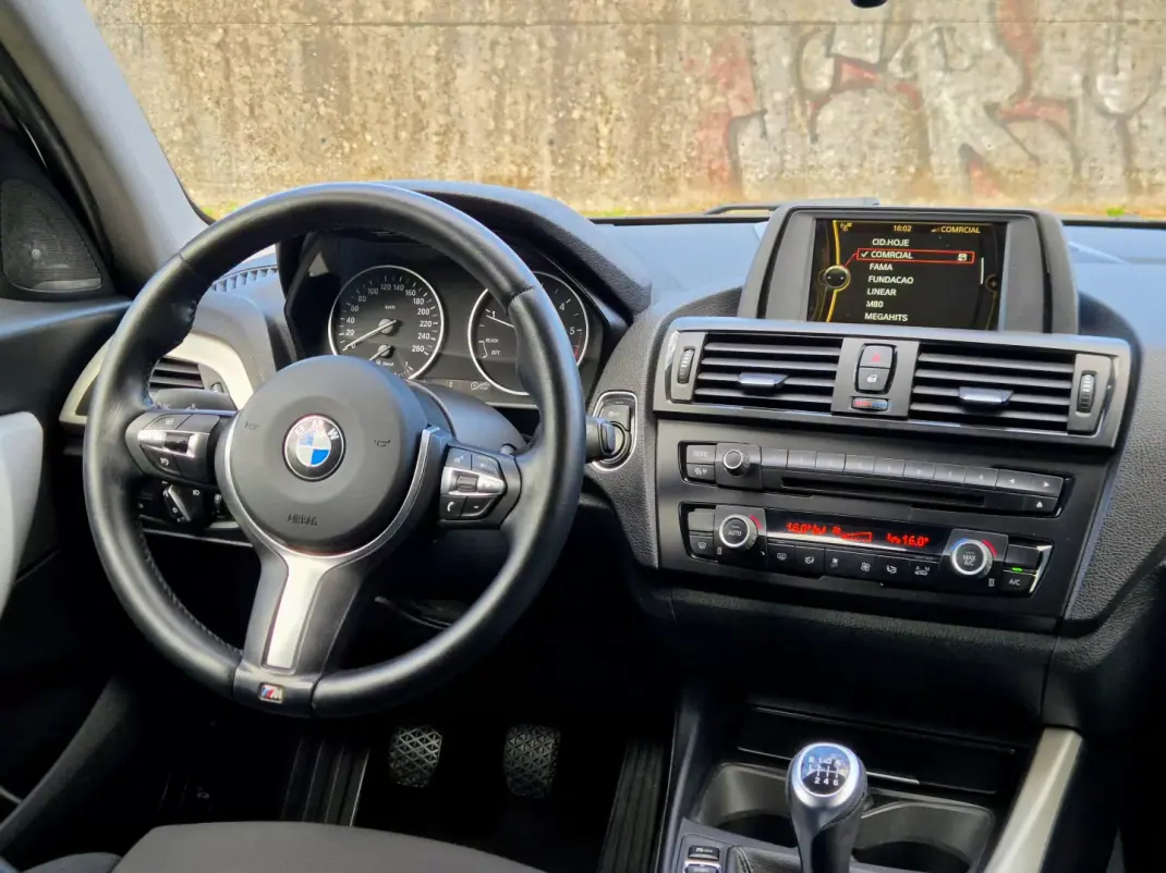 BMW 116 2013 - 11000 EUR, 260000 km - AUTO.MOTO.pt - 260000km - foto 14 de 25