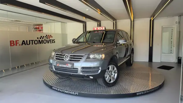 Volkswagen Touareg 2006 - 13900 EUR, 262462 km - AUTO.MOTO.pt - 262462km - foto 12 de 60