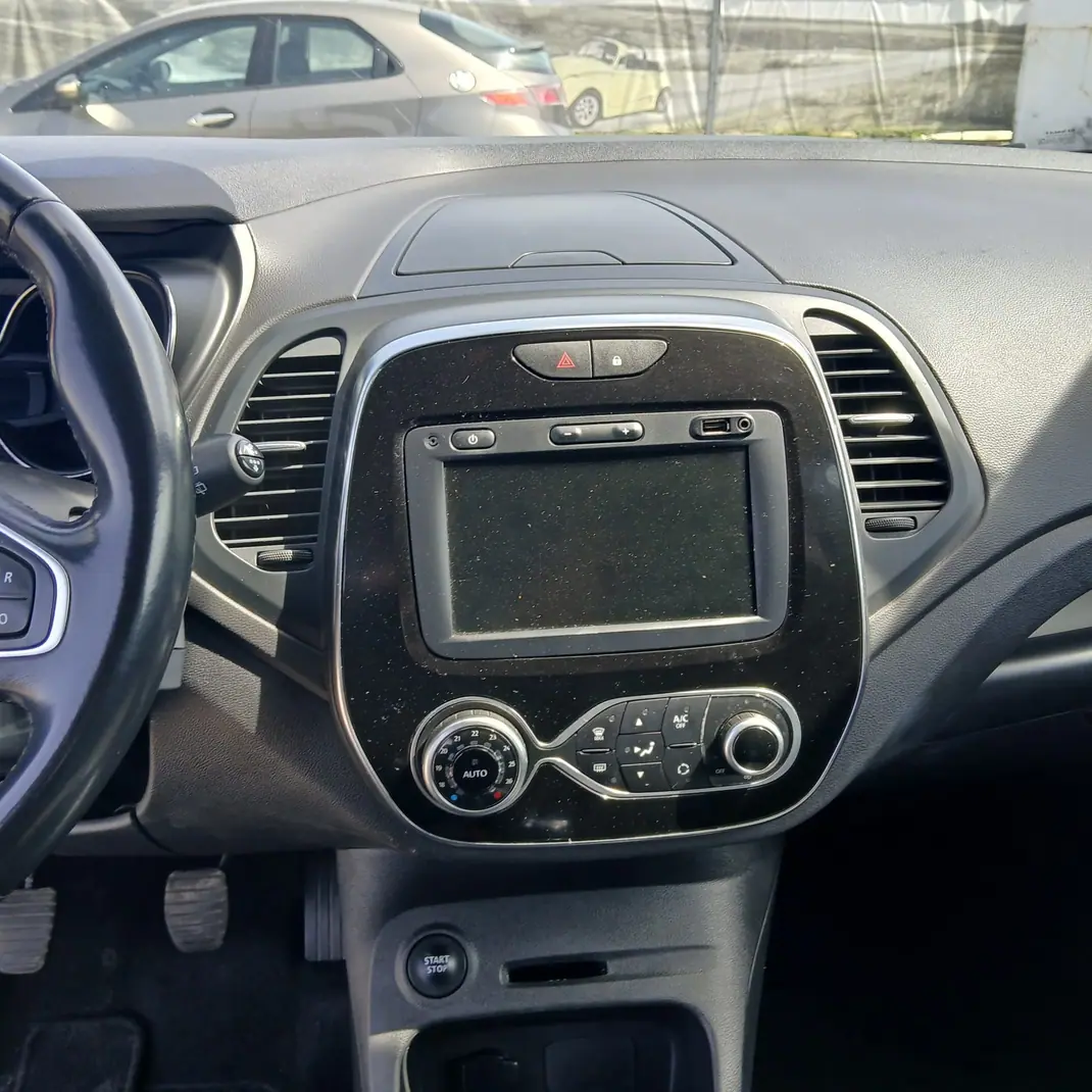 Renault Captur 2019 - 13900 EUR, 105986 km - 105986km - foto 3 de 4