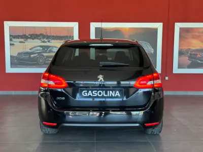 Peugeot 308 SW 2018 - 13500 EUR, 49820 km - AUTO.MOTO.pt - 49820km - foto 8 de 18