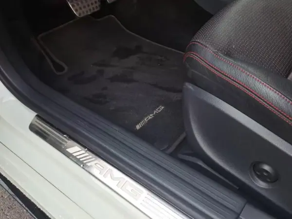 Mercedes-Benz CLA 45 AMG 2015 - 29990 EUR, 129249 km - AUTO.MOTO.pt - 129249km - foto 19 de 33