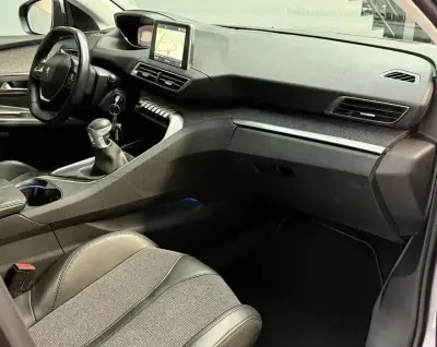 Peugeot 3008 2016 - 13999 EUR, 126514 km - AUTO.MOTO.pt - 126514km - foto 21 de 22