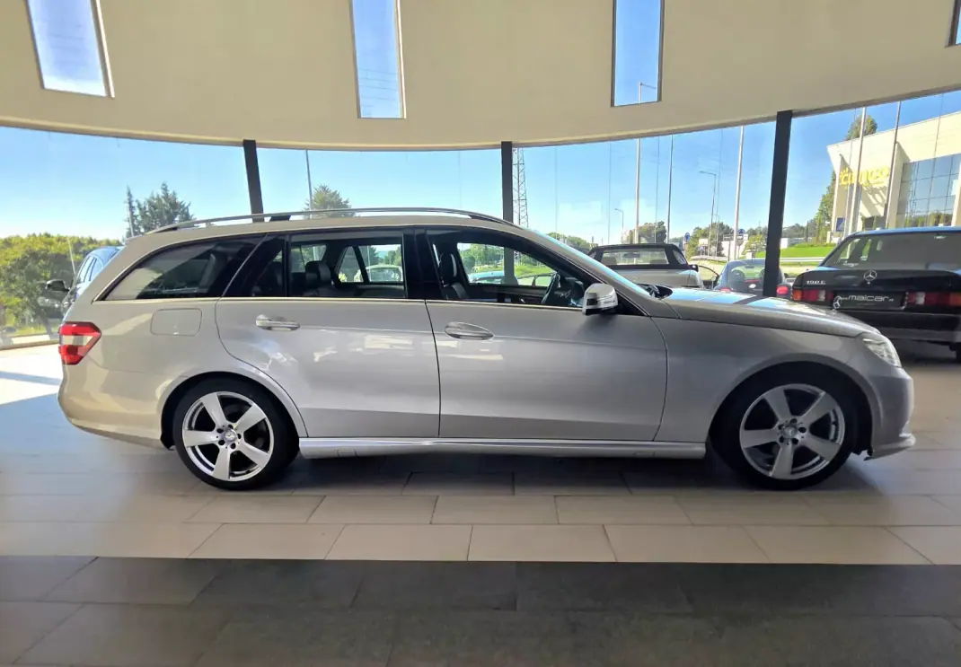 Mercedes-Benz E 200 2012 - 13990 EUR, 241526 km - 241526km - foto 24 de 25