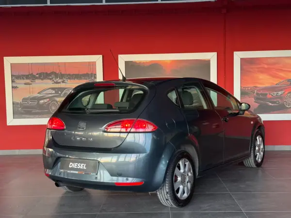 SEAT Leon 2008 - 6500 EUR, 293258 km - AUTO.MOTO.pt - 293258km - foto 8 de 20