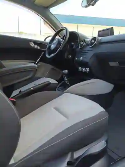 Audi A1 2010 - 6950 EUR, 189700 km - 189700km - foto 10 de 13
