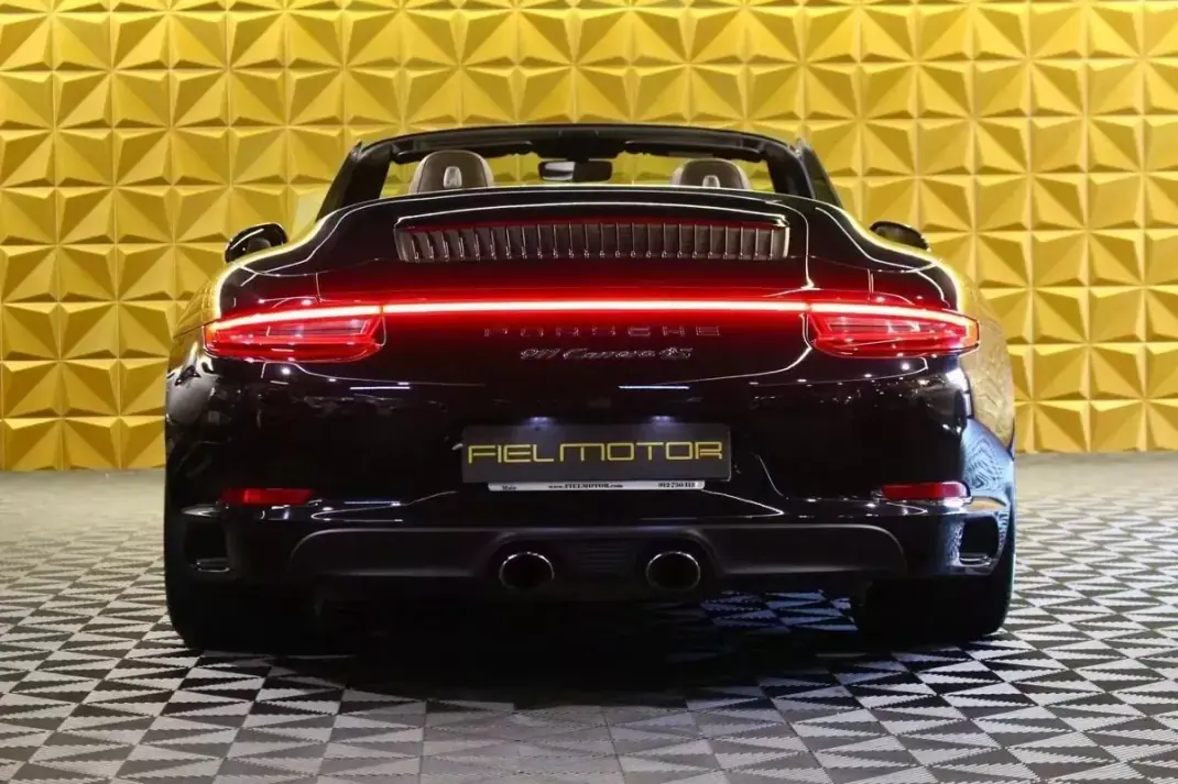 Porsche 911 2017 - 119000 EUR, 75000 km - 75000km - foto 8 de 40