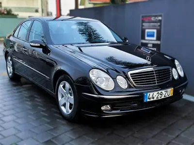 Mercedes-Benz E 220 2005 - 10950 EUR, 175000 km - AUTO.MOTO.pt - 175000km - foto 4 de 43