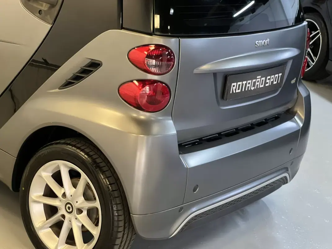 Smart Fortwo Cabrio 2013 - 6990 EUR, 95000 km - AUTO.MOTO.pt - 95000km - foto 28 de 41