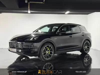 Porsche Cayenne 2018 - 53990 EUR, 150300 km - AUTO.MOTO.pt - 150300km - foto 3 de 28