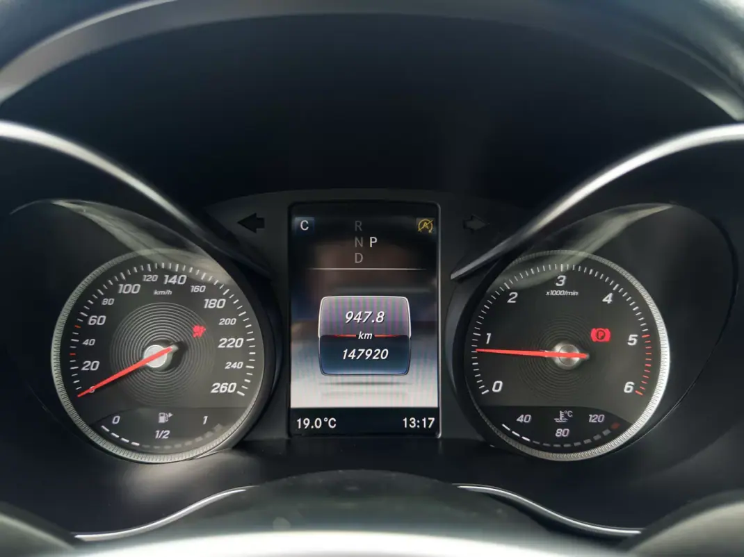 Mercedes-Benz C 200 2017 - 23990 EUR, 147000 km - AUTO.MOTO.pt - 147000km - foto 20 de 50
