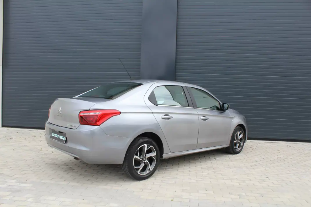 Citroën C-Elysée 2019 - 10500 EUR, 118000 km - AUTO.MOTO.pt - 118000km - foto 6 de 21