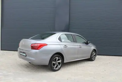 Citroën C-Elysée 2019 - 10500 EUR, 118000 km - AUTO.MOTO.pt - 118000km - foto 6 de 21