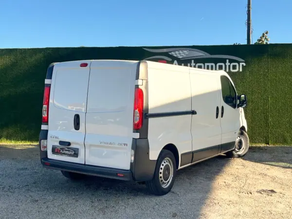 Opel Vivaro 2014 - 10990 EUR, 322000 km - 322000km - foto 2 de 21