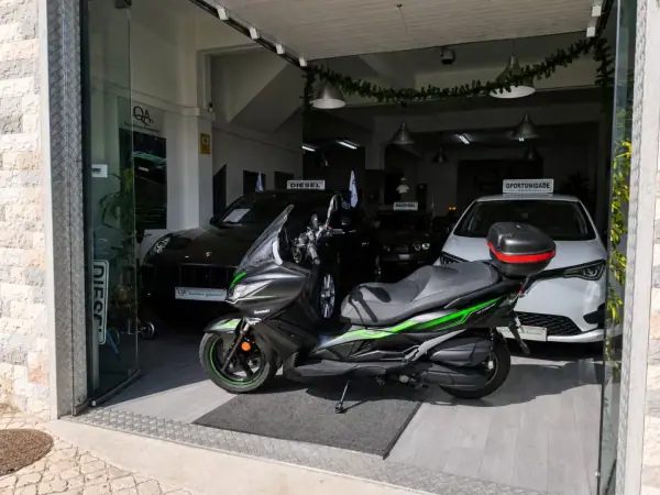 Kawasaki 2019 - 3490 EUR, 3698 km - AUTO.MOTO.pt - 3698km - foto 3 de 17