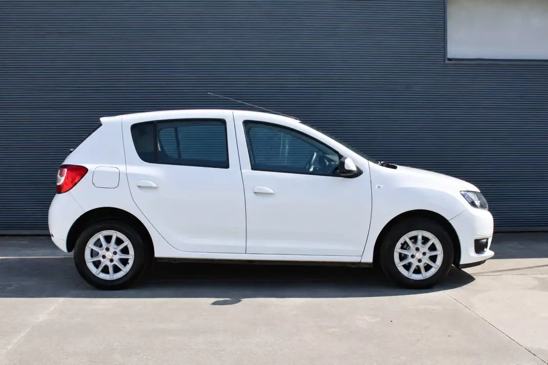 Dacia Sandero 2014 - 6990 EUR, 99876 km - 99876km - foto 6 de 25