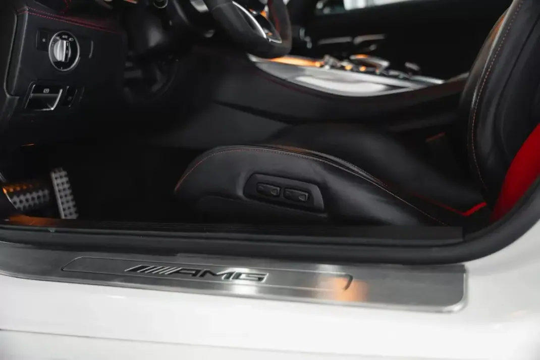 Mercedes-Benz AMG GT 2015 - 99950 EUR, 46786 km - 46786km - foto 27 de 59