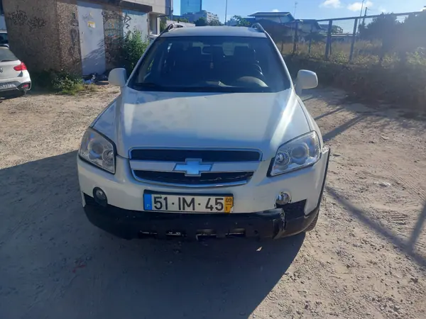 Chevrolet Captiva 2009 - 7000 EUR, 160000 km - AUTO.MOTO.pt - 160000km - foto 2 de 13