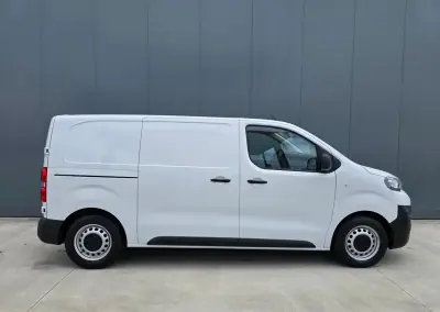 Peugeot Expert L2 1.5 BlueHDI c/ IVA Dedutível 2024 - 21990 EUR, 21500 km - AUTO.MOTO.pt - 21500km - foto 5 de 22