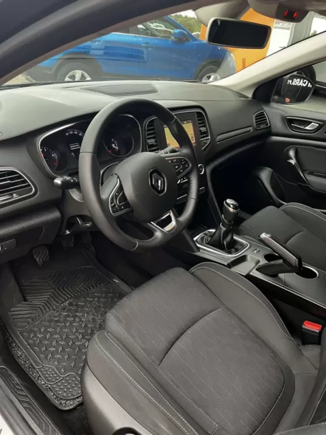 Renault Mégane Sport Tourer 2020 - 15900 EUR, 152047 km - 152047km - foto 3 de 19