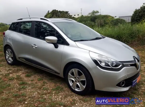 Renault Clio Sport Tourer 2017 - 10950 EUR, 89416 km - AUTO.MOTO.pt - 89416km - foto 3 de 17