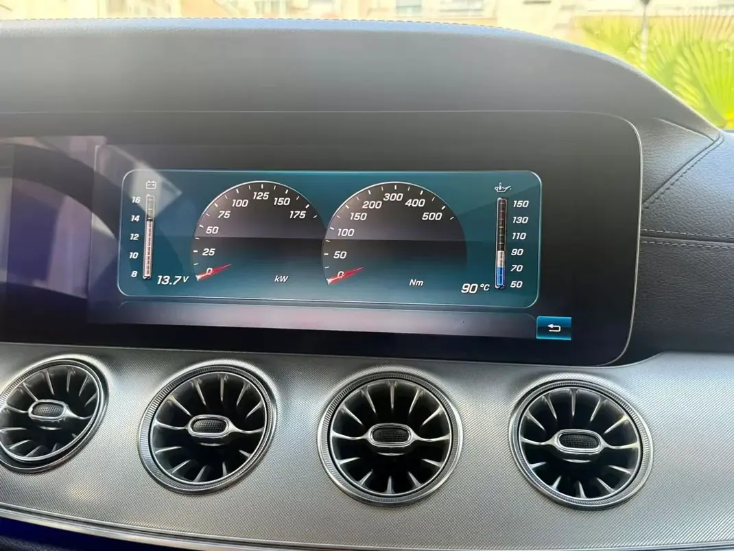 Mercedes-Benz E 220 2017 - 29890 EUR, 193800 km - AUTO.MOTO.pt - 193800km - foto 27 de 41
