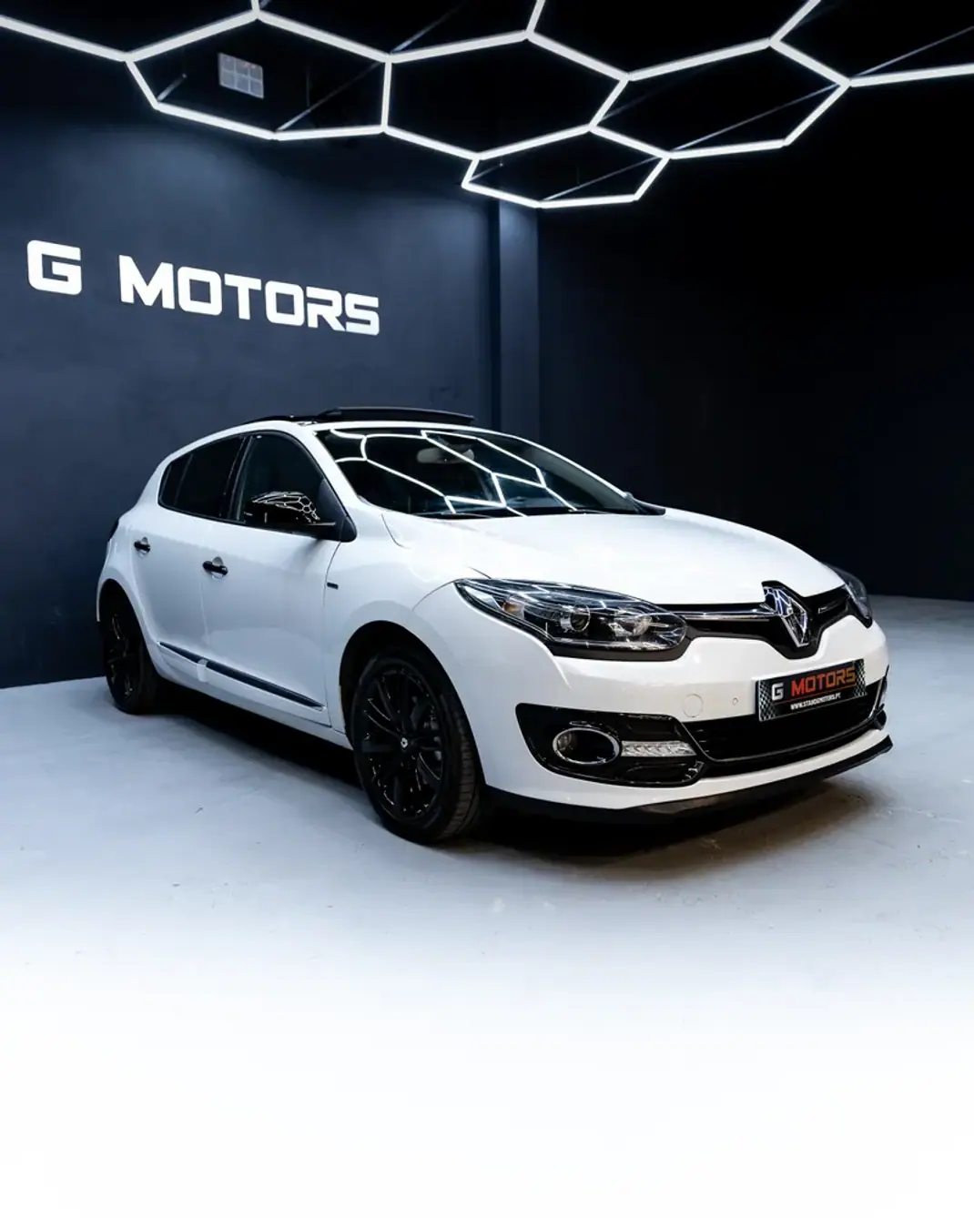 Renault Mégane 2014 - 9500 EUR, 220000 km - AUTO.MOTO.pt - 220000km - foto 5 de 28